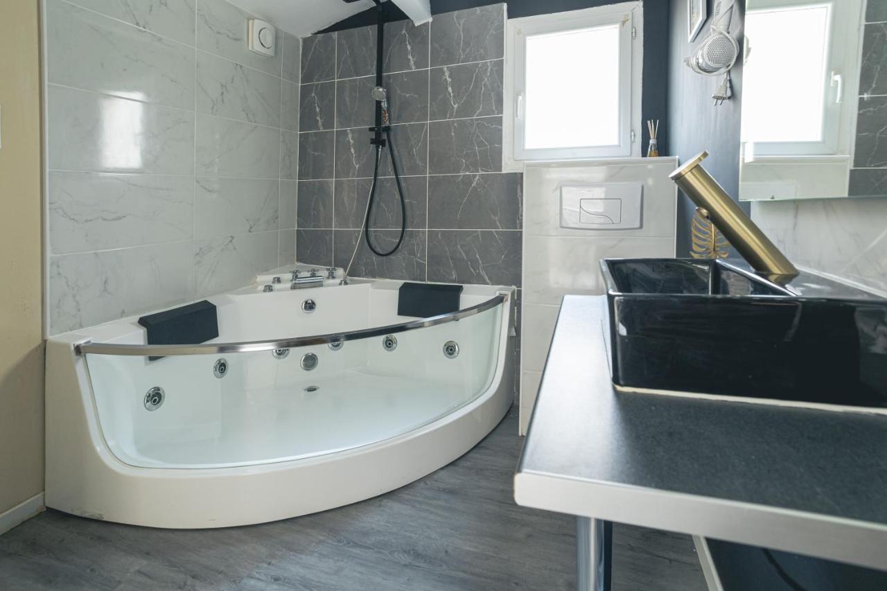 Jacuzzi Terrasse Centre Ville Narbonne Chambre 4 Esterno foto