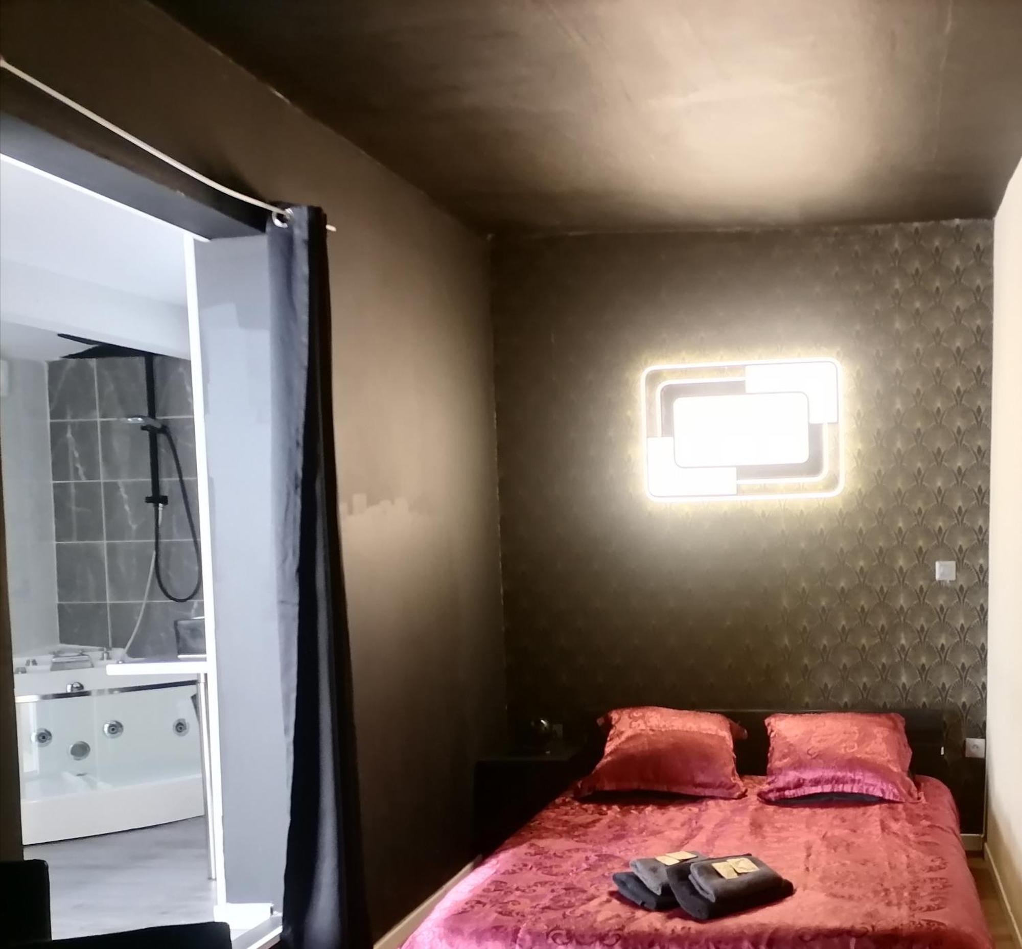 Jacuzzi Terrasse Centre Ville Narbonne Chambre 4 Esterno foto